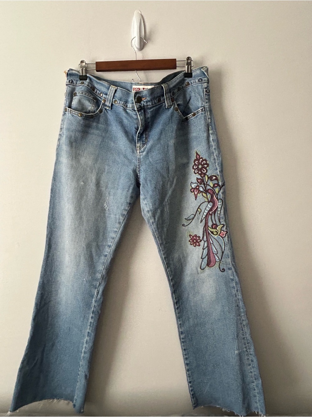 VTG Bisou Bisou embroidered low rise flare jeans